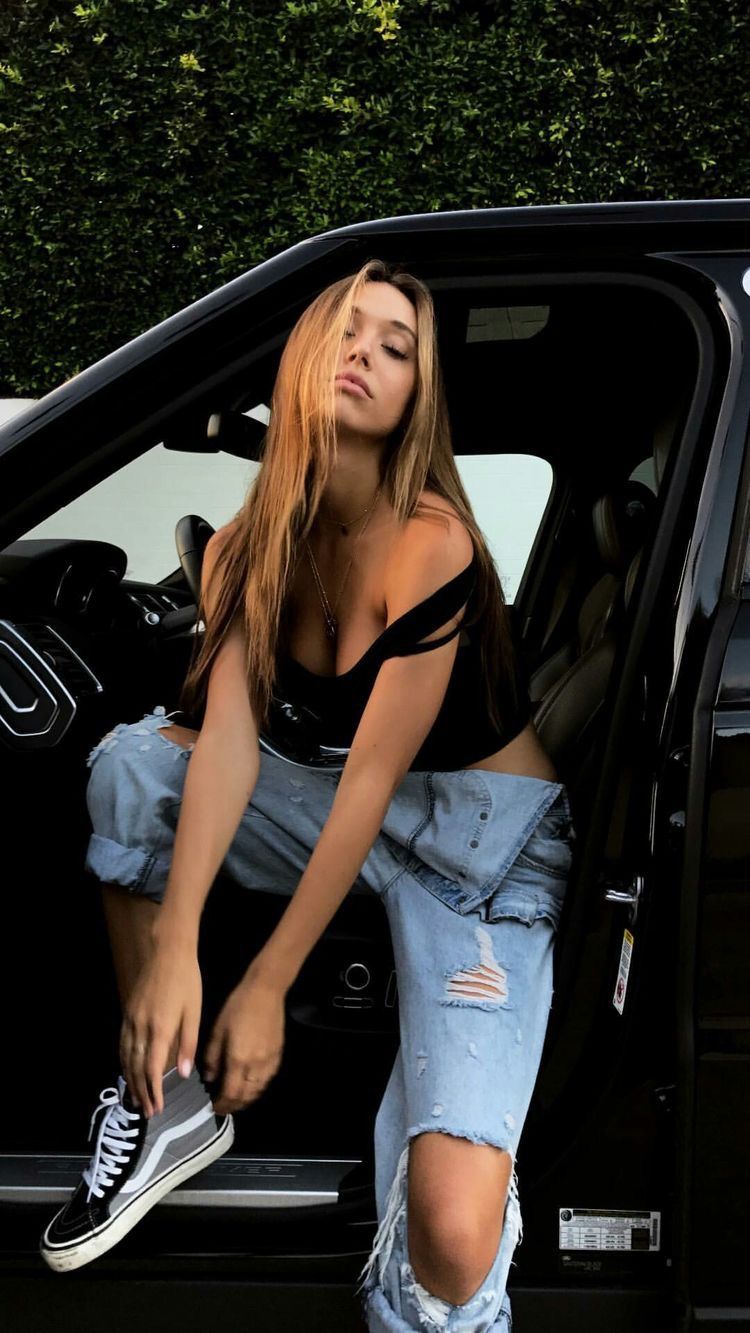 How Alexis Ren Became one of the Most Popular Models on Instagram