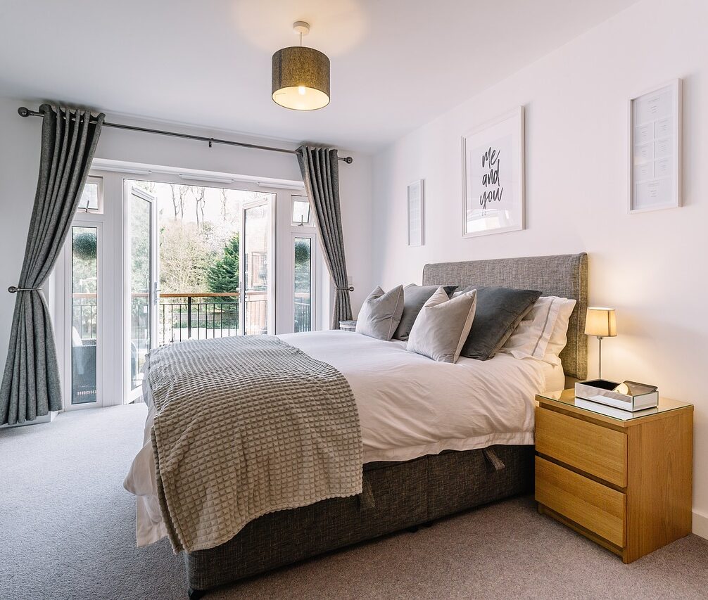 What Way Should Your Bed Face, According To Feng Shui simbaly